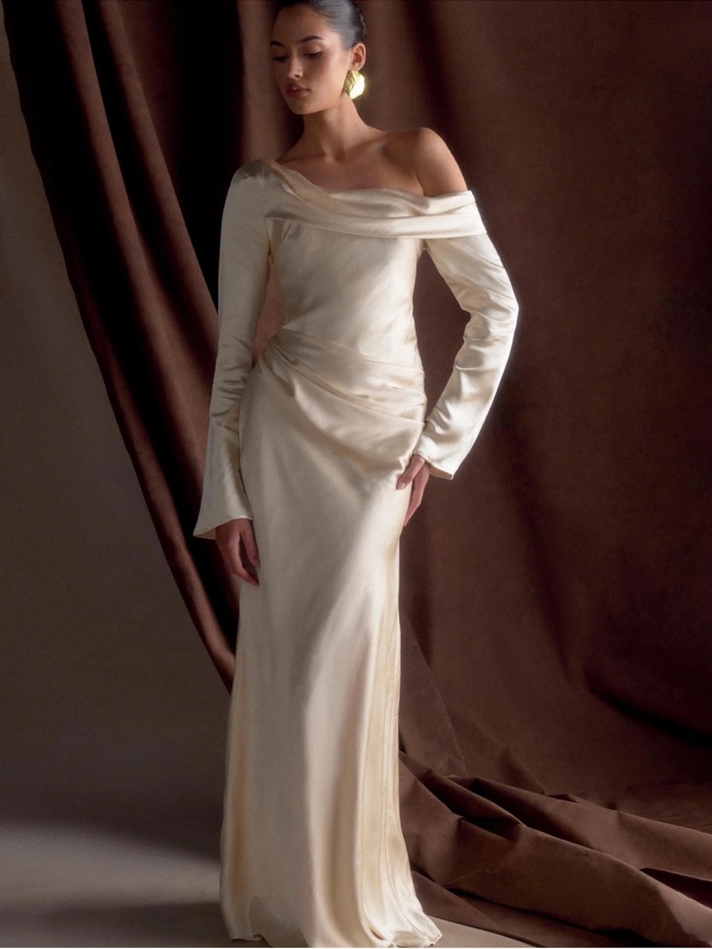 Meshki Iris Draped Off The Shoulder Satin Gown Champagne Size Medium NWT